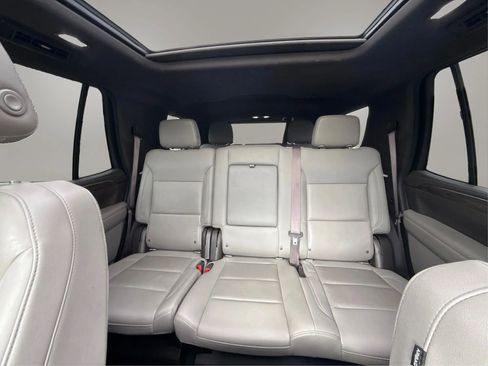 Used 2022 Chevrolet Tahoe LT w/ Luxury Package AWD/4WD image 15
