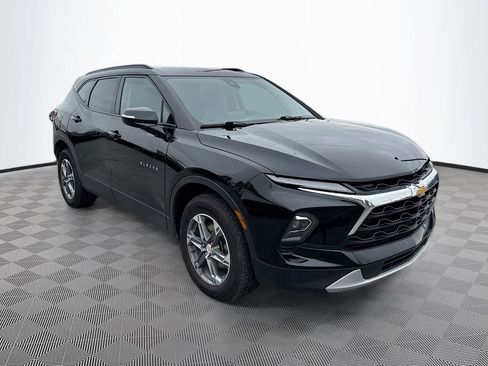Used 2023 Chevrolet Blazer LT image 3