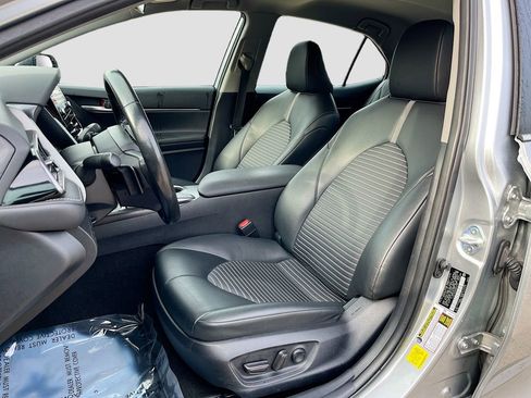 Used 2024 Toyota Camry SE image 19