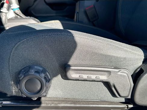 Used 2024 Jeep Wrangler Willys image 17