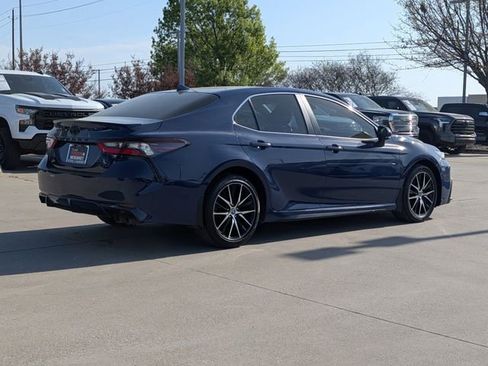 Used 2024 Toyota Camry SE image 6