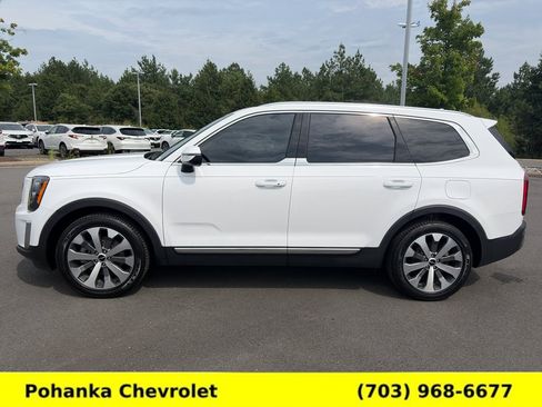 Used 2022 Kia Telluride EX w/ EX Premium Package FWD image 4