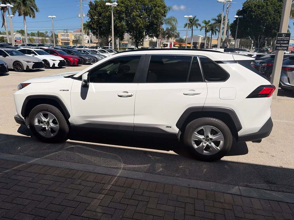 Used 2021 Toyota RAV4 XLE w/ Convenience Package AWD/4WD image 7