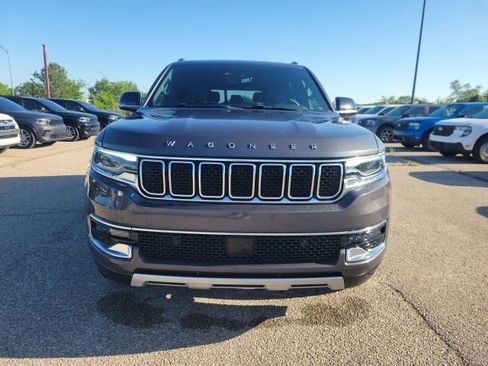 Used 2024 Jeep Wagoneer L Series II RWD image 21