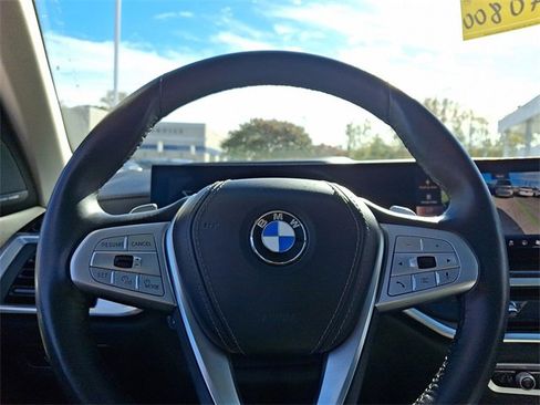 Used 2025 BMW X7 xDrive40i image 19