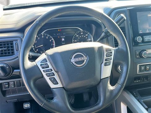 Used 2024 Nissan Titan SV w/ SV Convenience Package image 11