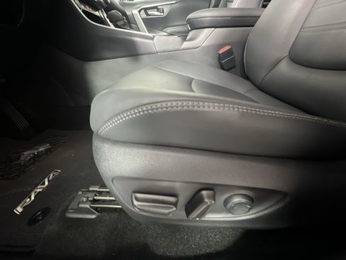 Used 2021 Toyota RAV4 XLE Premium FWD image 15