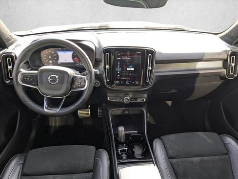 Used 2022 Volvo XC40 T4 R-Design w/ Protection Package Premier image 18