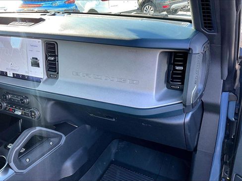 Used 2024 Ford Bronco Outer Banks image 14