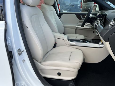 New 2026 Mercedes-Benz GLB 250 4MATIC image 26