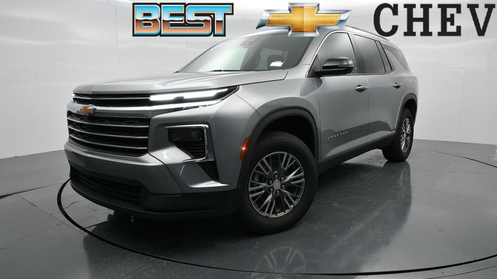 Used 2024 Chevrolet Traverse LT FWD image 1