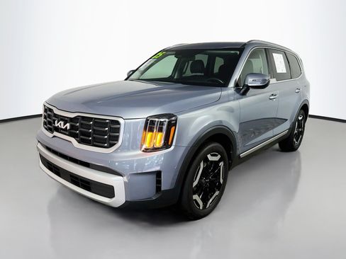 Used 2025 Kia Telluride S FWD image 10