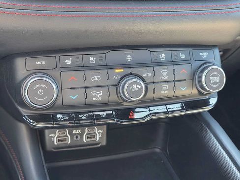 Used 2024 Dodge Durango GT AWD/4WD image 29
