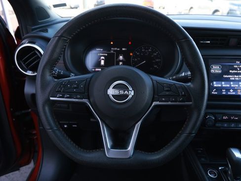 Used 2023 Nissan Kicks SR w/ SR Premium Package image 11