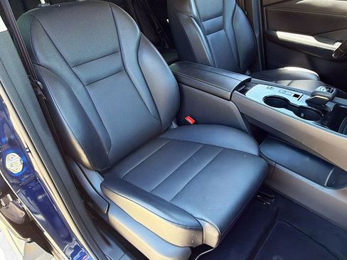 Used 2024 Nissan Rogue SV w/ SV Premium Package image 28