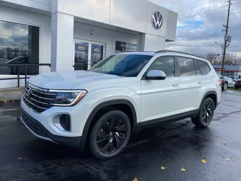 New 2026 Volkswagen Atlas SE image 6