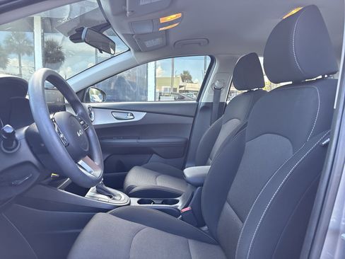Used 2023 Kia Forte LXS w/ LXS Technology Package FWD image 13