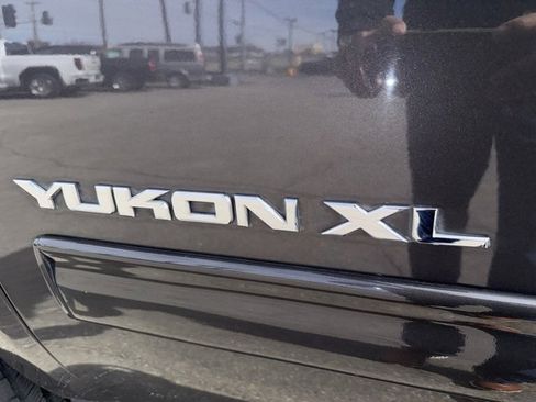 Used 2011 GMC Yukon XL 2500 SLT w/ SLT-2 Equipment Package image 30