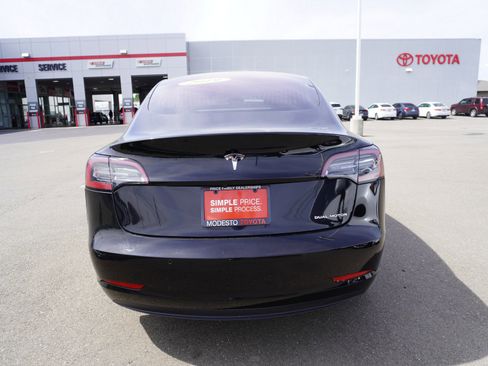 Used 2019 Tesla Model 3 Mid Range image 9