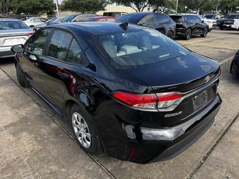 Used 2026 Toyota Corolla LE FWD image 7