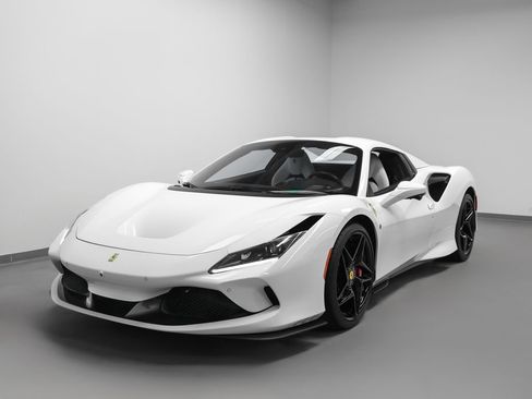 Used 2022 Ferrari F8 Tributo RWD image 95