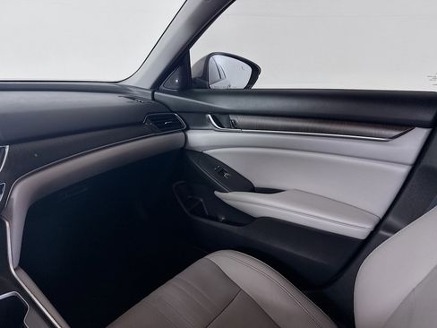 Used 2019 Honda Accord Touring image 29