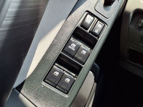 Used 2015 Subaru Forester 2.5i Premium AWD/4WD image 11