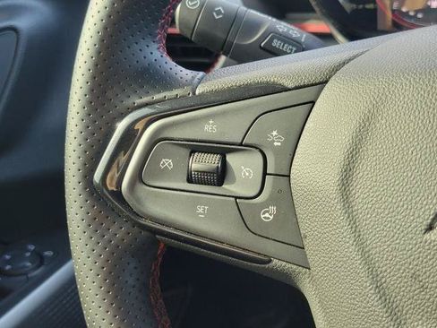 Used 2024 Chevrolet Trax RS w/ Sunroof Package FWD image 15