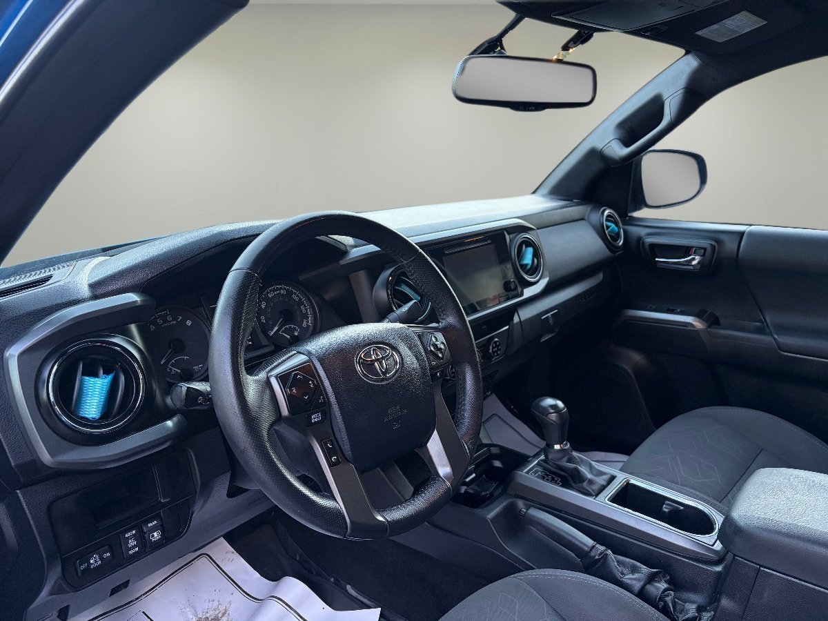 Used 2017 Toyota Tacoma TRD Sport w/ Tow Package (A/T) AWD/4WD image 8