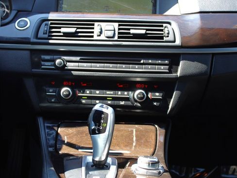 Used 2013 BMW 550i Sedan image 12