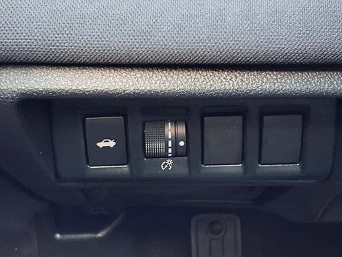 Used 2022 Subaru Legacy Premium image 9