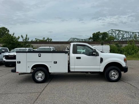 Used 2022 Ford F250 XL w/ Power Equipment Group AWD/4WD image 6