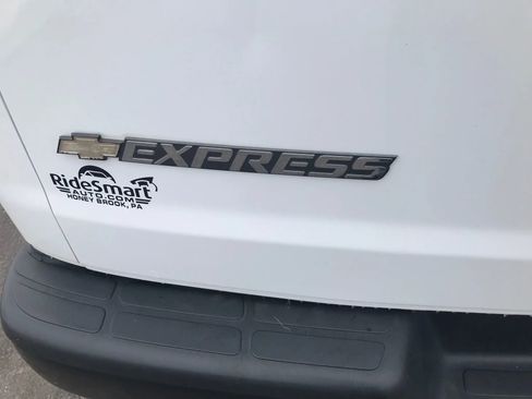 Used 2020 Chevrolet Express 2500 LS image 24