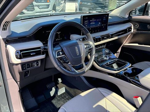 Used 2022 Lincoln Nautilus Reserve w/ Equipment Group 201A image 11