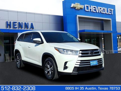 Used 2019 Toyota Highlander LE image 1