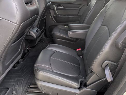 Used 2015 Chevrolet Traverse LT w/ LPO, 'HIT The Road' Package FWD image 32