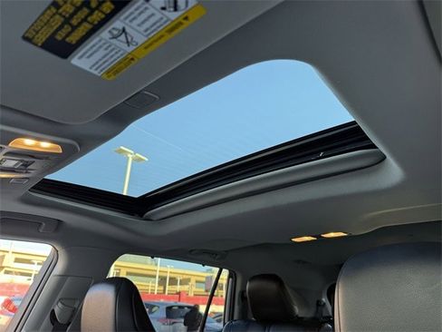 Used 2023 Toyota Highlander XLE image 26