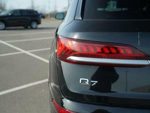 Used 2023 Audi Q7 2.0T Premium w/ Convenience Package image 38