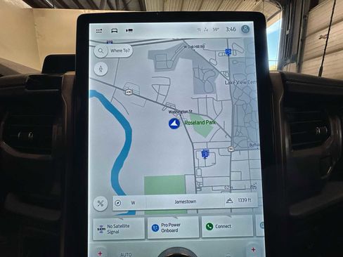 Used 2022 Ford F150 Lightning Lariat image 19