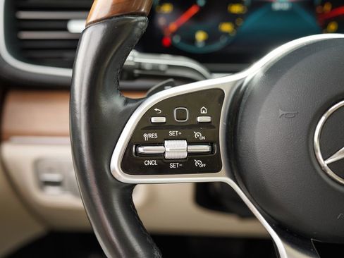 Used 2023 Mercedes-Benz GLS 450 4MATIC image 26