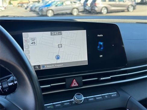 Used 2023 Hyundai Elantra SEL w/ Convenience Package image 21