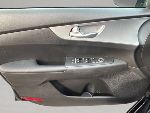 Used 2023 Kia Forte LXS image 17