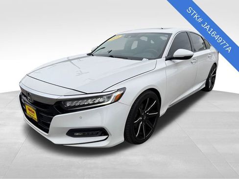Used 2018 Honda Accord Touring image 3