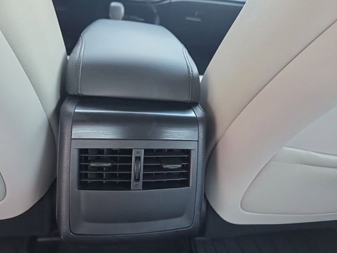 Used 2016 Toyota Avalon Touring image 13