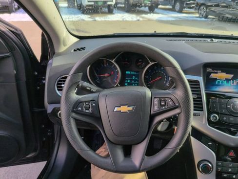 Used 2016 Chevrolet Cruze LT image 16