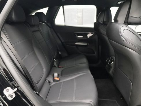 Used 2024 Mercedes-Benz GLC 300 4MATIC image 33