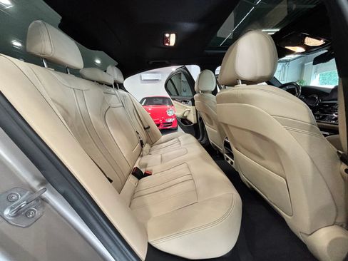 Used 2019 BMW 530i w/ Convenience Package RWD image 16