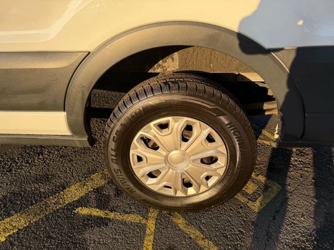 Used 2015 Ford Transit 350 XLT image 30