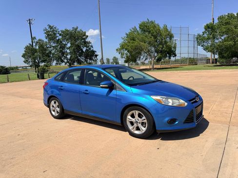 Used 2014 Ford Focus SE FWD image 23