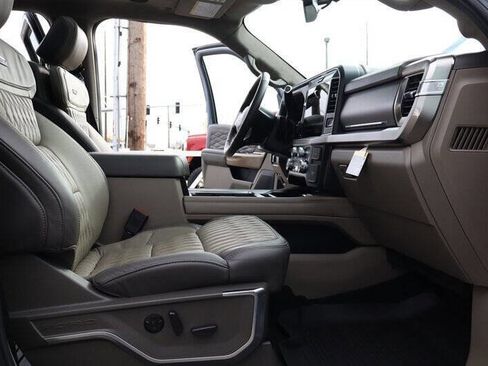 Used 2025 Ford F450 Platinum w/ Platinum Plus Package image 30